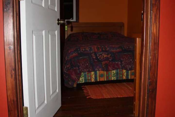 Room 13 of 19