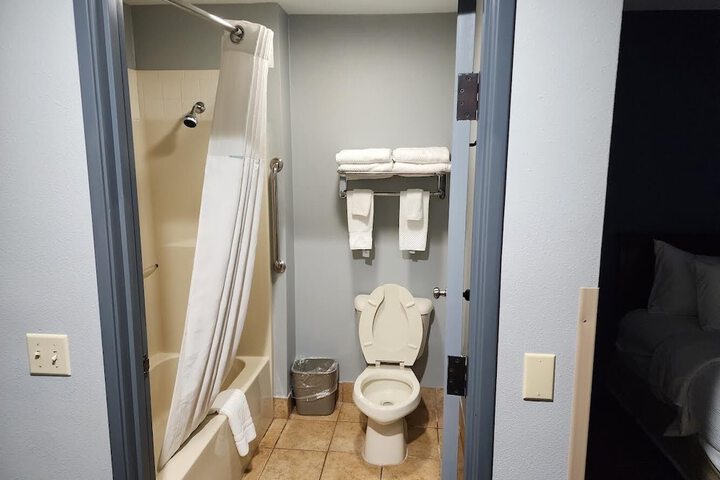 Room 28 of 45