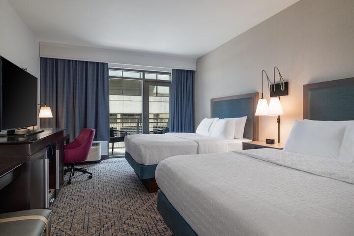 Hampton Inn & Suites Roanoke-Downtown