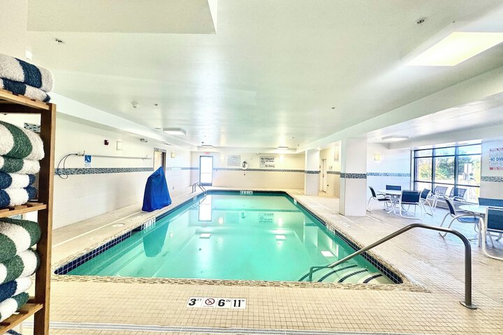Hampton Inn Commerce Novi