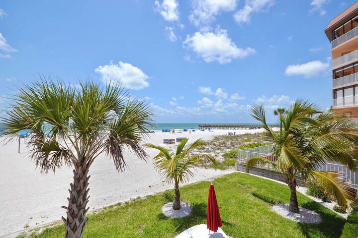 Beach Cottages 1504 by Distinctive Beach Rentals