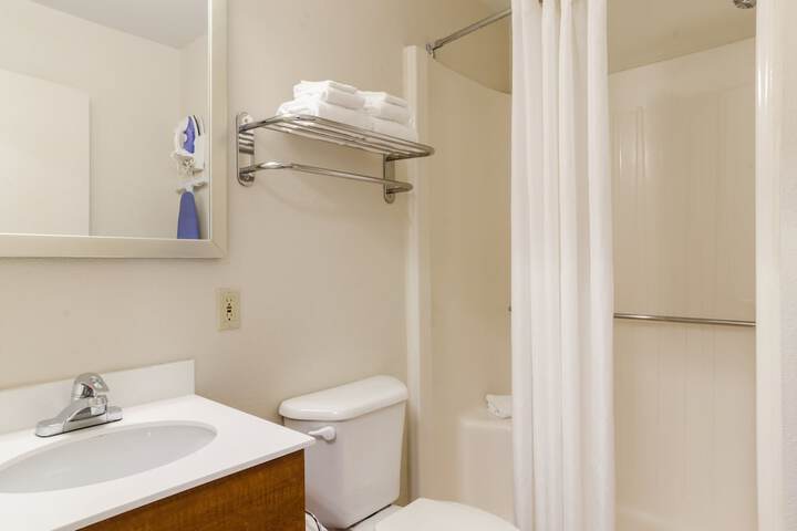 Room 20 of 33