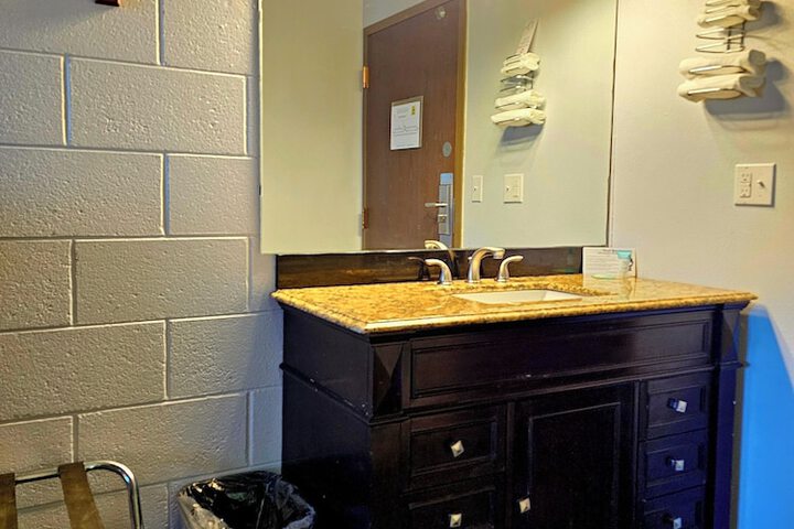 Room 26 of 62