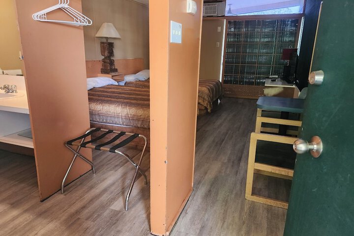 Room 26 of 65