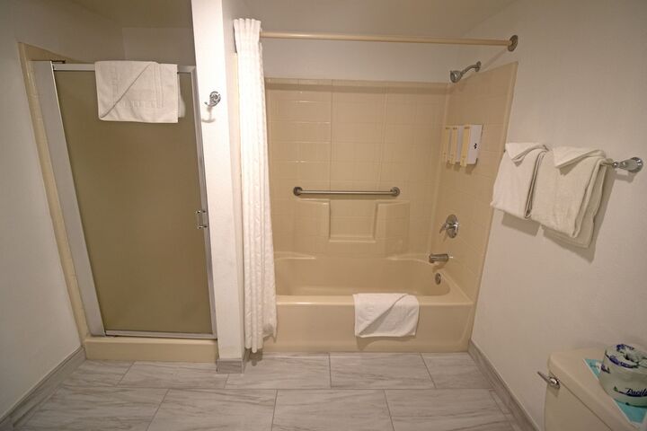 Room 34 of 41