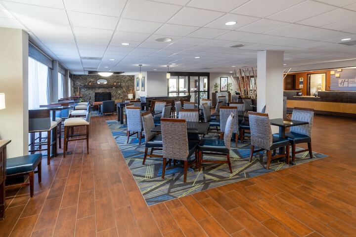 Holiday Inn Express Forsyth by IHG