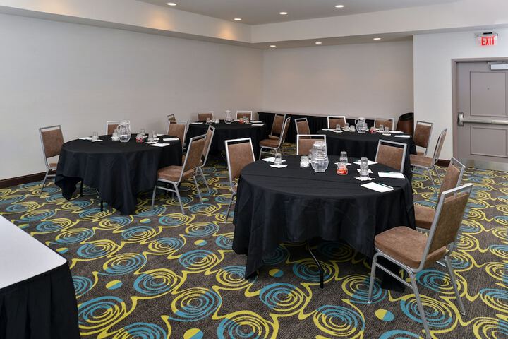 Ballroom/Hall 55 of 61