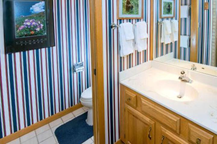 Spacious & Convenient Townhome #61 on the Golf Course