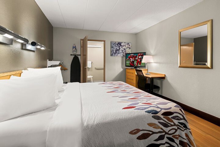 Room 25 of 37