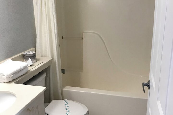 Room 10 of 20