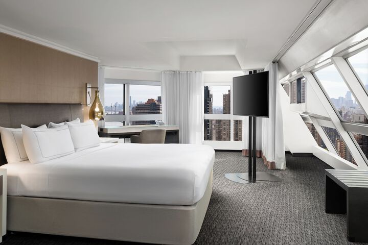 Room 83 of 113