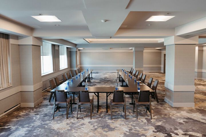 Sheraton Gateway Hotel in Toronto International Airport