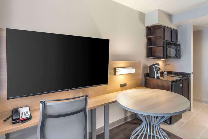 Best Western Plus Heritage Rail-South York / I-83