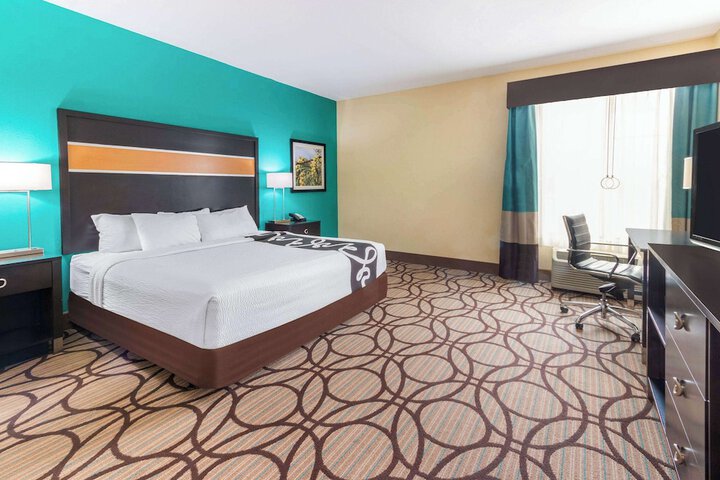 La Quinta Inn & Suites by Wyndham Carlsbad
