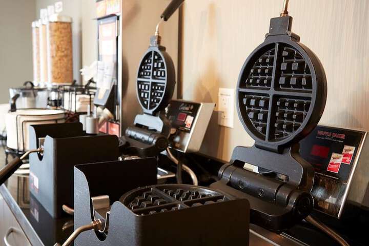 Breakfast/Coffee Service 17 of 17