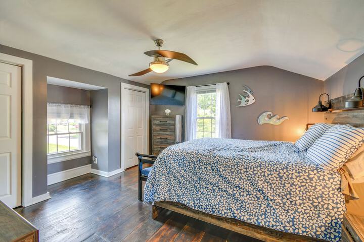 Sodus Point Home - Walkable to Beach!