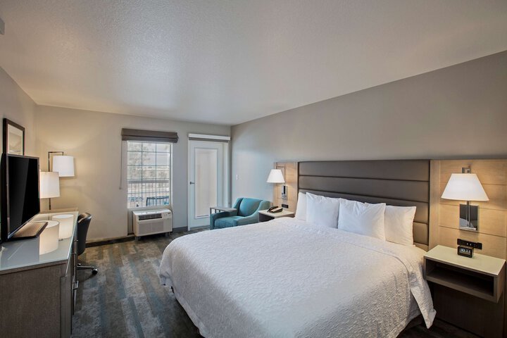 Room 16 of 38