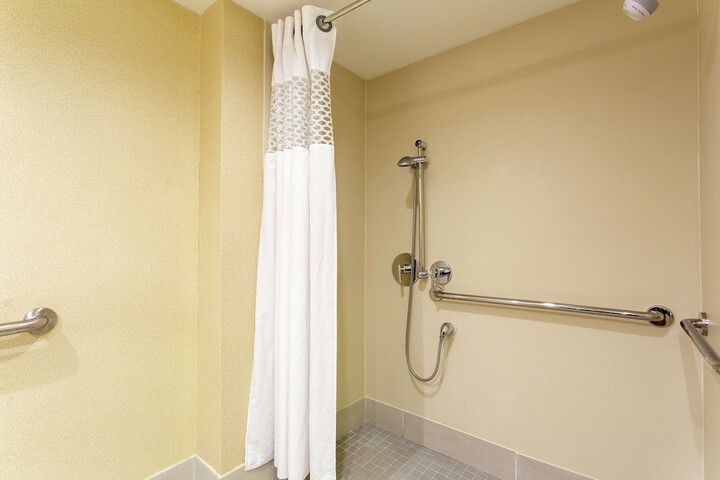Room 9 of 32