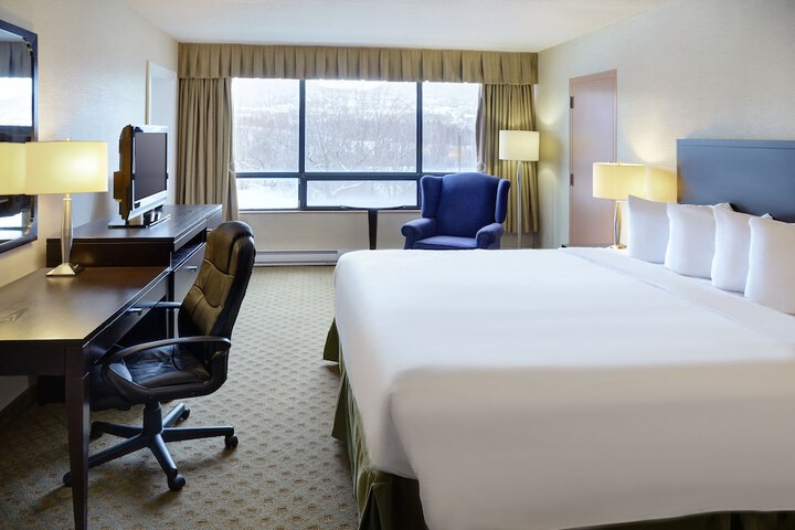 Greenwood Inn & Suites