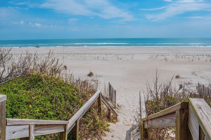 Surfside Cottage by Topsail Realty