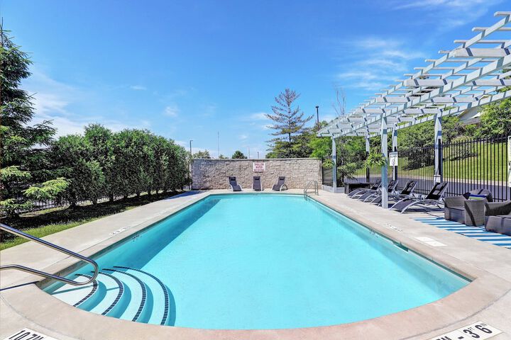 Pool 4 of 40