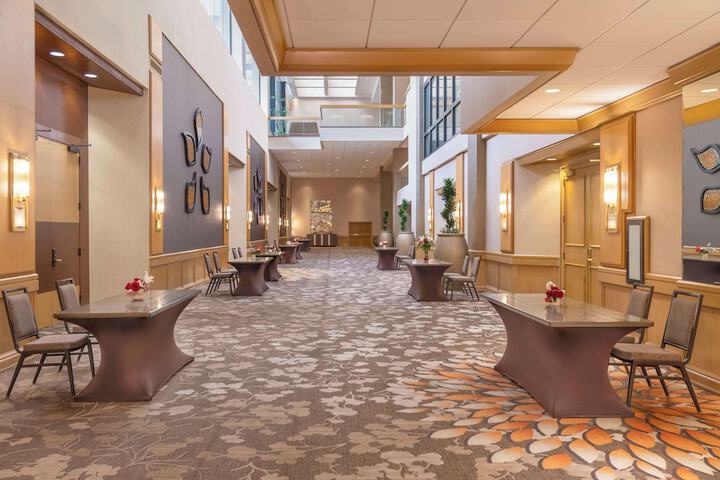 Hilton Orange County / Costa Mesa