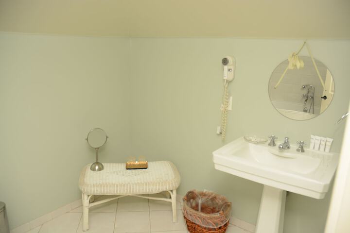 Room 15 of 84