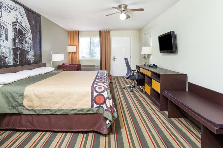 Room 32 of 37