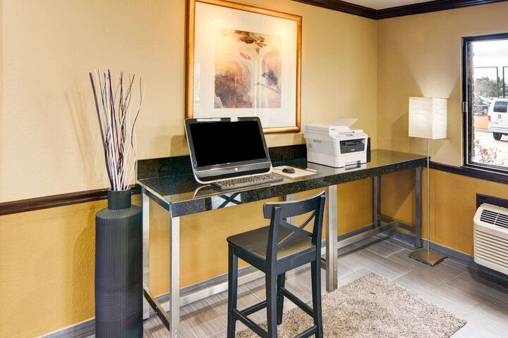 Business Center 60 of 61