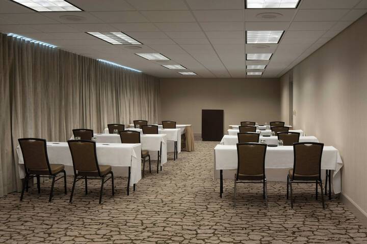 Sheraton Grand Sacramento Hotel