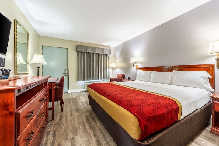 Room 40 of 74
