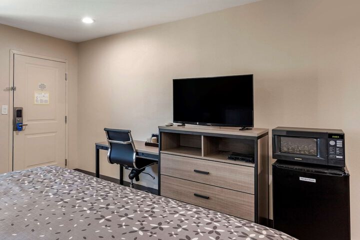 Room 28 of 30