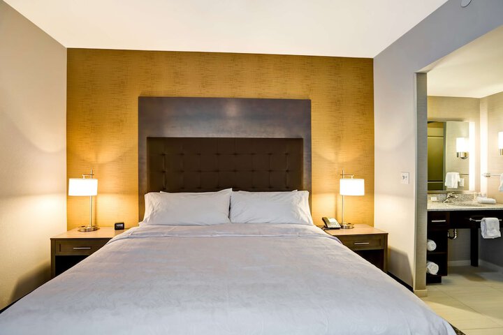 Room 28 of 39