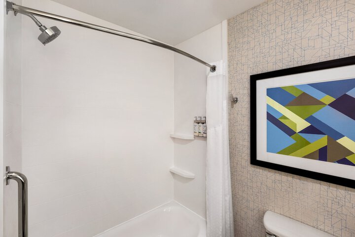 Holiday Inn Express & Suites Oxford by IHG