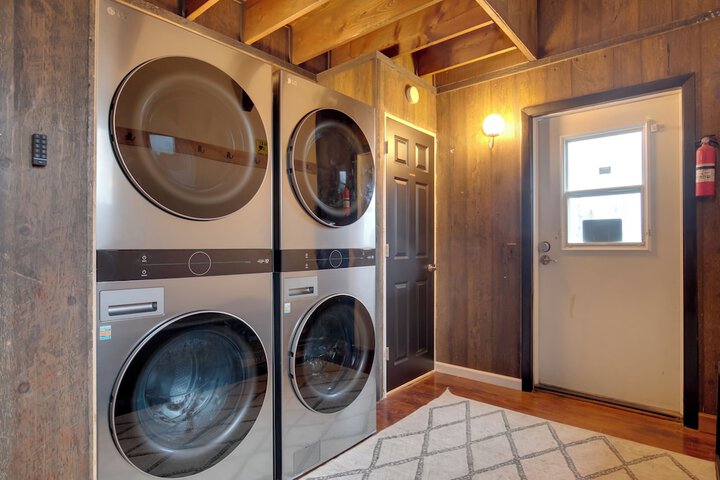 Iron River Condo w / Gas Grill Near Skiing + Hiking