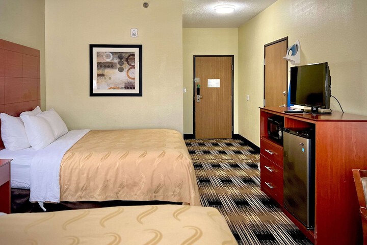 Room 25 of 72