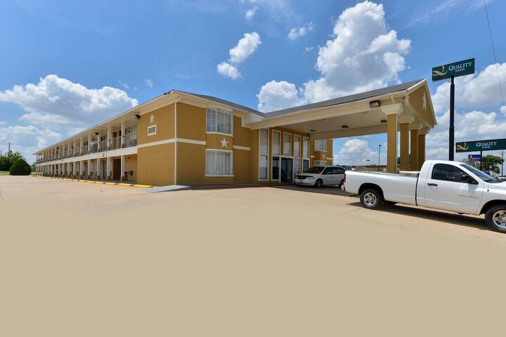 Hotel 4 of 20