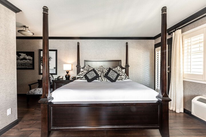 Room 43 of 158