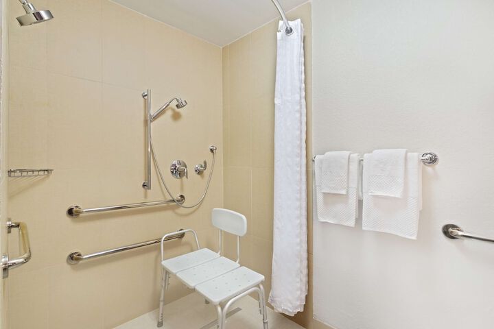 Room 12 of 35