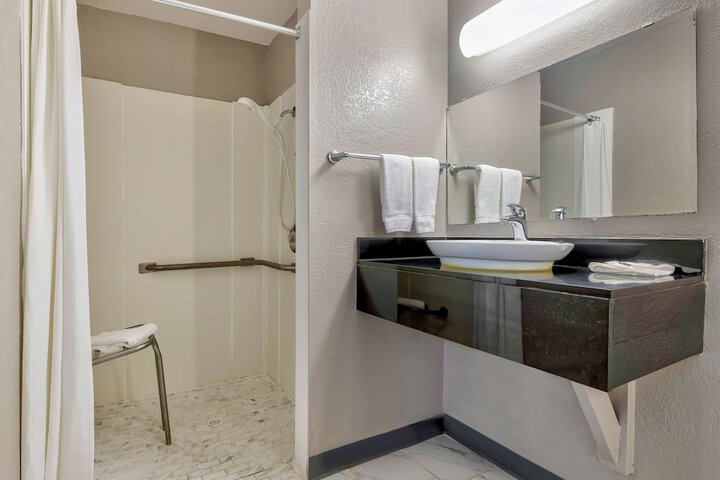 Room 20 of 26
