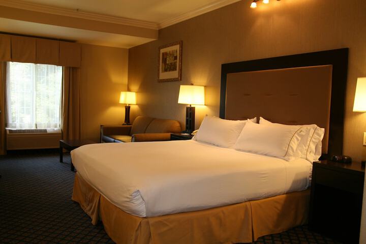 Room 6 of 23