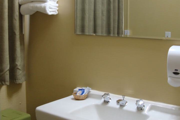 Room 13 of 42
