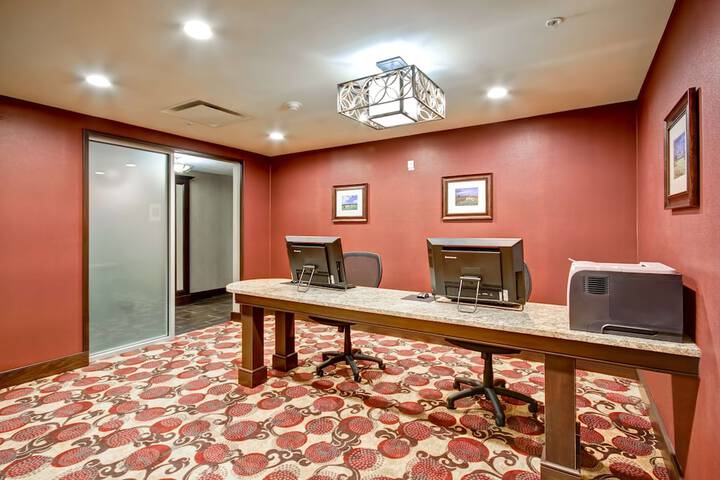 Business Center 34 of 34