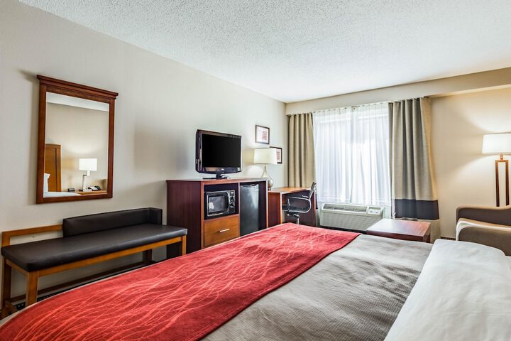 Room 12 of 33