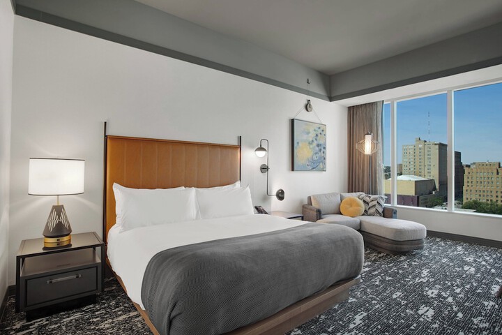 Room 26 of 65