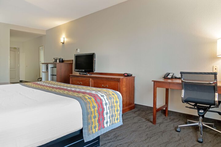 Room 16 of 44