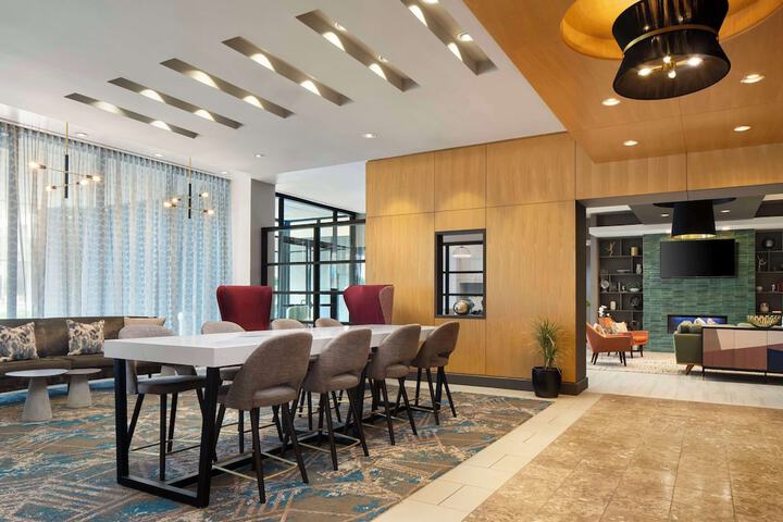 DoubleTree by Hilton Hartford Downtown