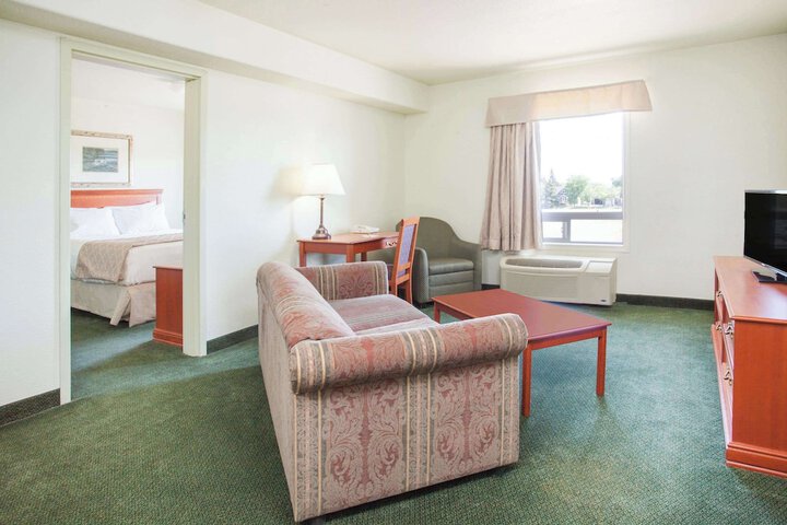 Room 37 of 67