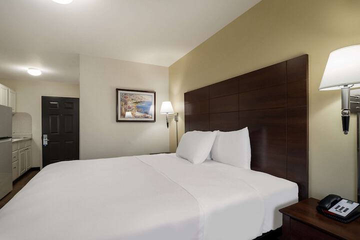 Room 30 of 61