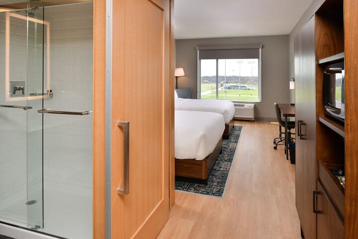 Room 13 of 34